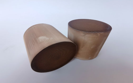 Alumina Honeycomb Monoliths Catalysts Euro III IV V VI สำหรับตัวแปลงตัวเร่งปฏิกิริยา
