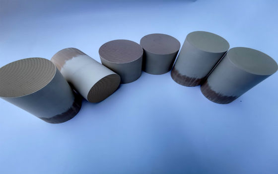 รถเบนซิน Alumina Honeycomb Catalyst Substrate Material Euro 4 5 6