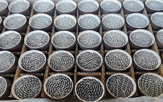 200 300 400 Cpsi Universal Catalyst Euro 4 5 6 เซรามิกรังผึ้ง