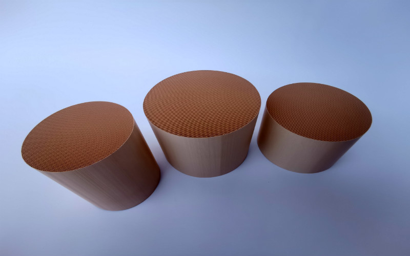 ท่อไอเสียรถยนต์ TWC Three Way Catalyst System Honeycomb Ternary Catalyst Carrier 400 Cells