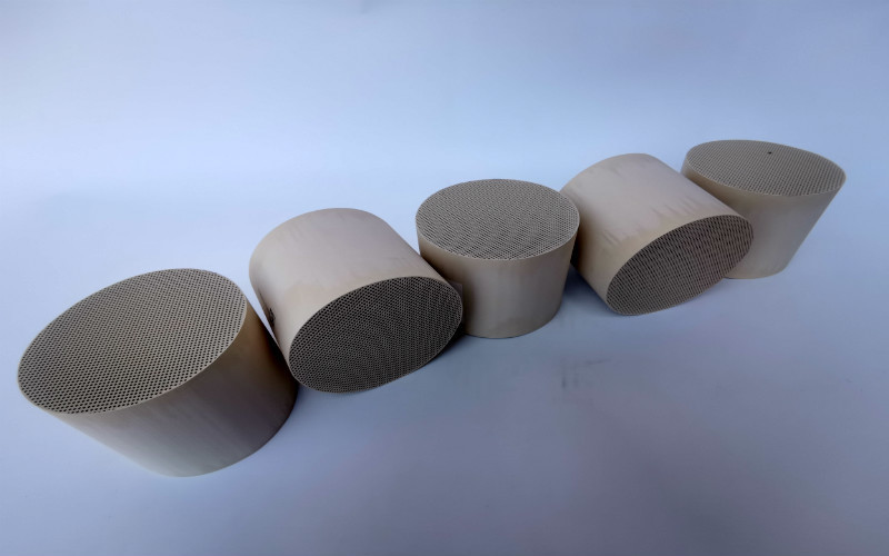 ตัวกรองอนุภาคน้ำมันเบนซินแบบเร่งปฏิกิริยา CGPF Catalyst Honeycomb Type Eu6