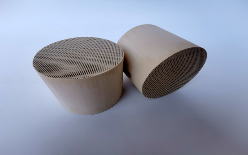 300 Cell Density GPF ตัวกรองอนุภาคน้ำมันเบนซินตัวเร่งปฏิกิริยาเชื้อเพลิงรถยนต์ Pt Pd Rh Coating