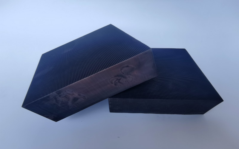 รถเบนซิน Alumina Honeycomb Catalyst Substrate Material Euro 4 5 6