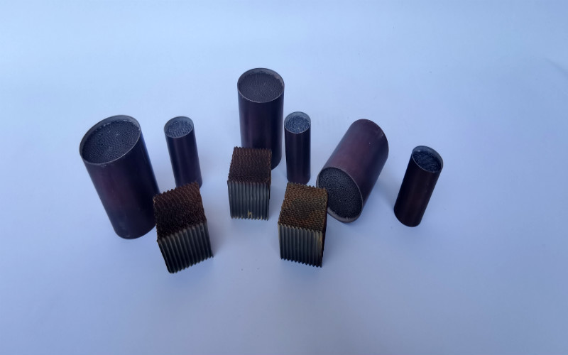DOC Cordierite Honeycomb Catalysts รองรับพื้นผิว Euro5 V